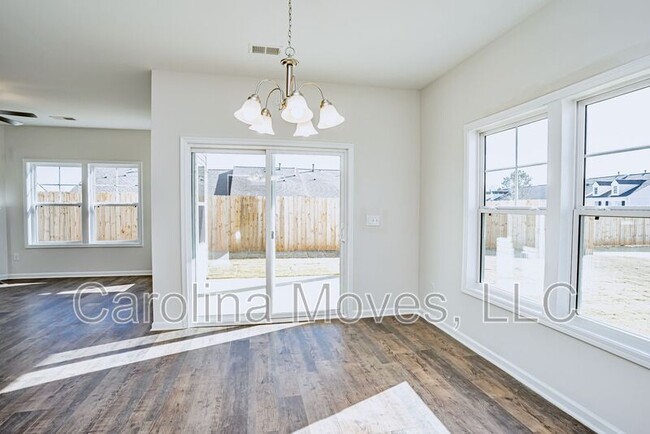 Foto del edificio - 300 Trail Branch Ct
