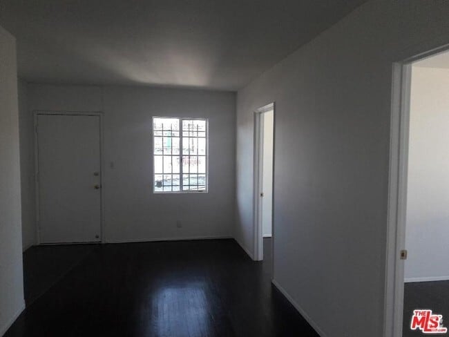 Building Photo - 3042 Rowena Ave
