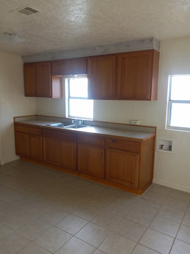 Building Photo - 3610 NE 13th Ave