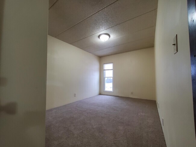 Building Photo - 3300 Huntington Ave