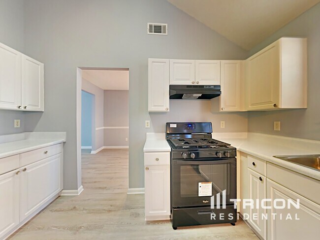 Foto del edificio - 1100 Village Oaks