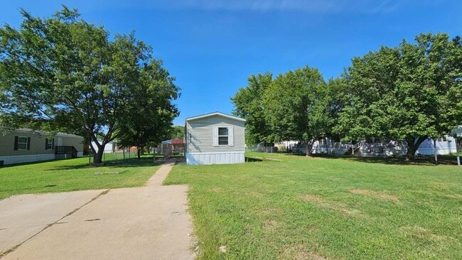 Foto del edificio - 1912 E Campus St