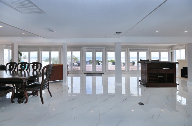 Building Photo - 2721 S Atlantic Ave