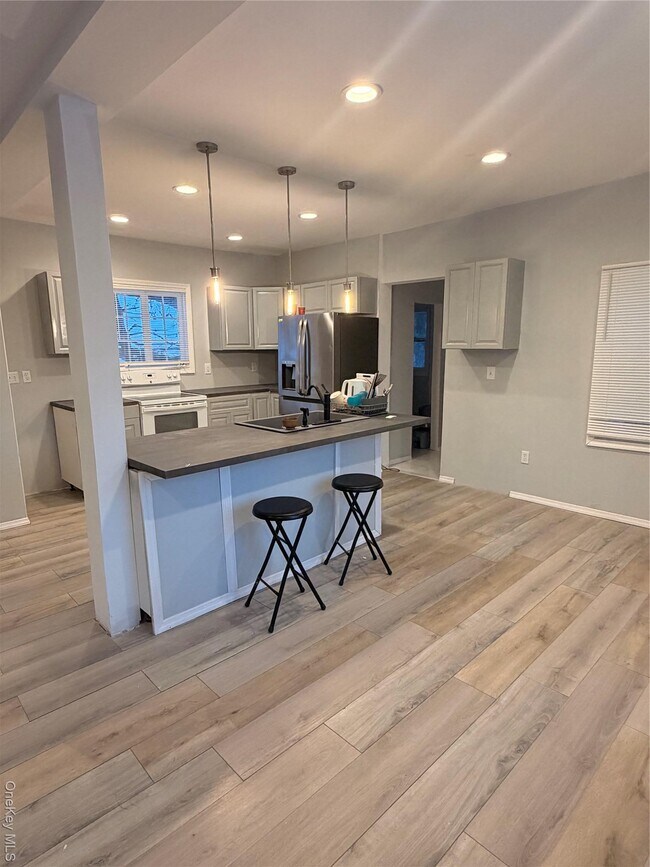 Foto del edificio - 68 Corrigan Rd