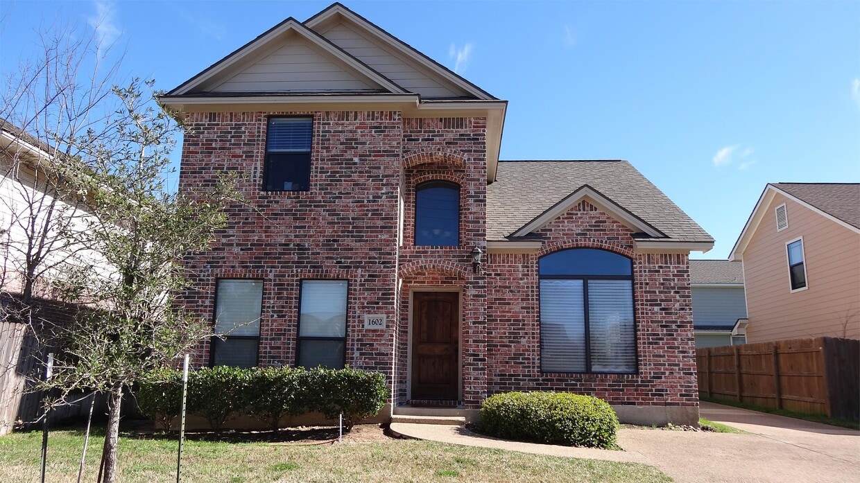 Foto principal - 1707 Boardwalk Ct