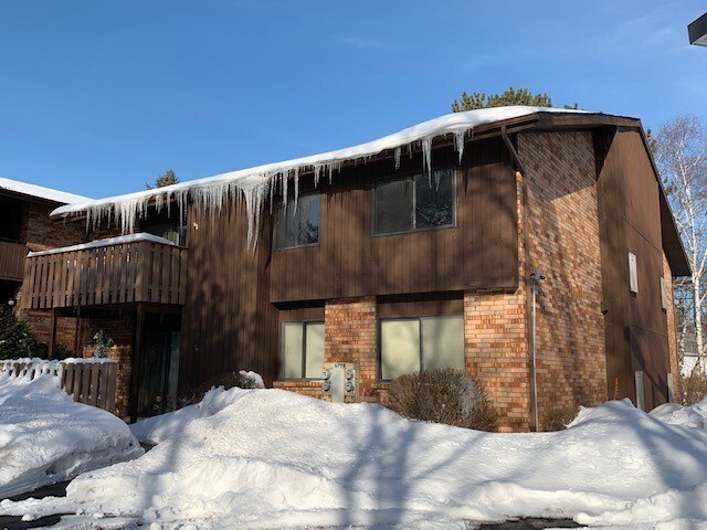 Foto del edificio - 6999 N Green Bay Ave