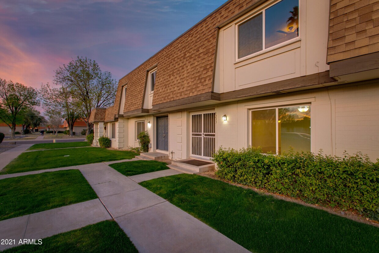 Foto principal - 8235 E Orange Blossom Ln