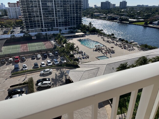 Building Photo - 1965 S Ocean Dr