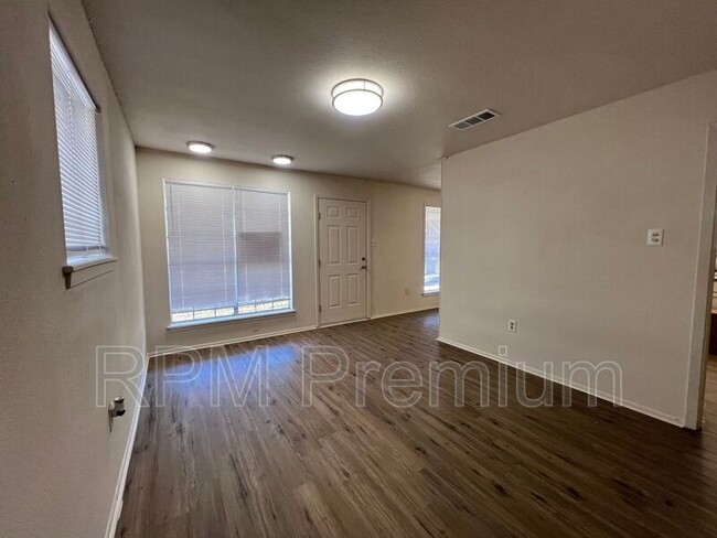 Foto del edificio - 7344 Meadowview Ave