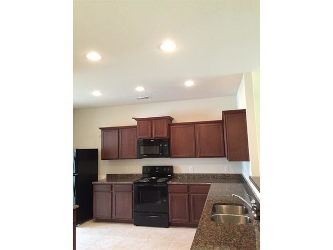 Building Photo - 2304 Mulberry Dr