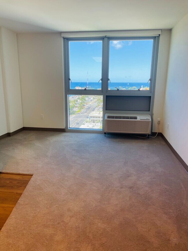 Foto del edificio - 1 Bedroom 1 Bathroom 1 Parking in Kaka'ako