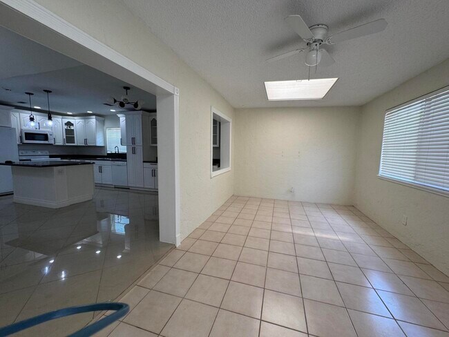 Building Photo - 20844 Concord Green Dr W