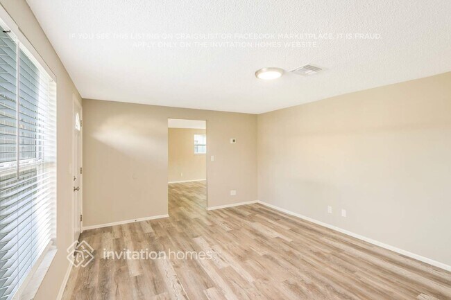Foto del edificio - 9120 Crabtree Ln