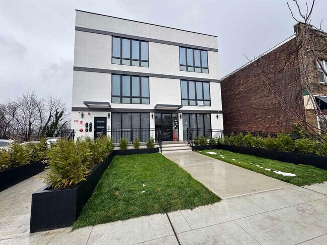 Foto del edificio - 330 Washington Ave