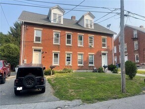 Building Photo - 4 Brayton Ct