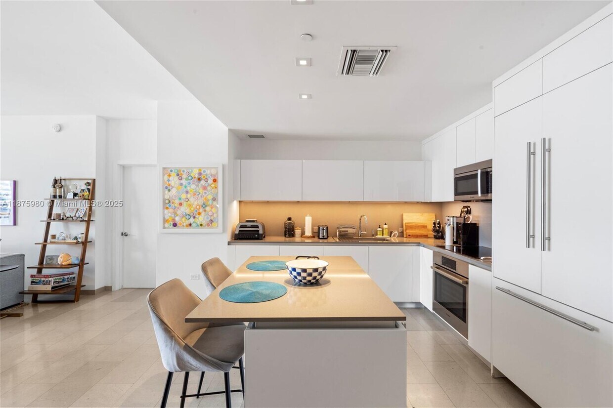 Foto principal - 88 SW 7th St