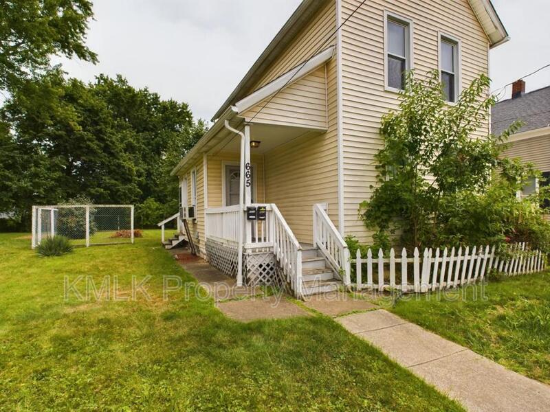 Primary Photo - 665 Kling St