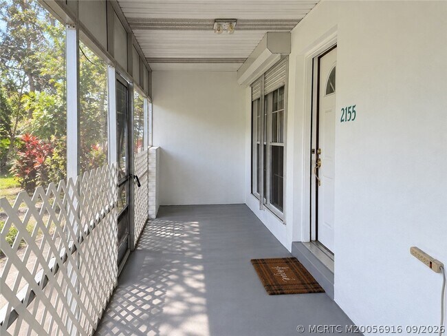 Foto del edificio - 2155 SE Edler Dr