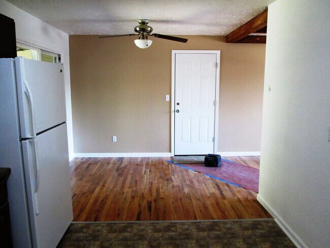 Building Photo - Wonderful 4 bedroom house!