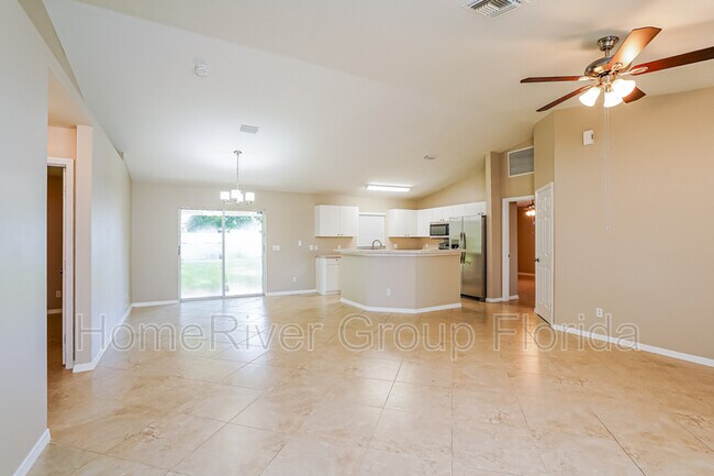 Foto del edificio - 160 SE 27th Terrace