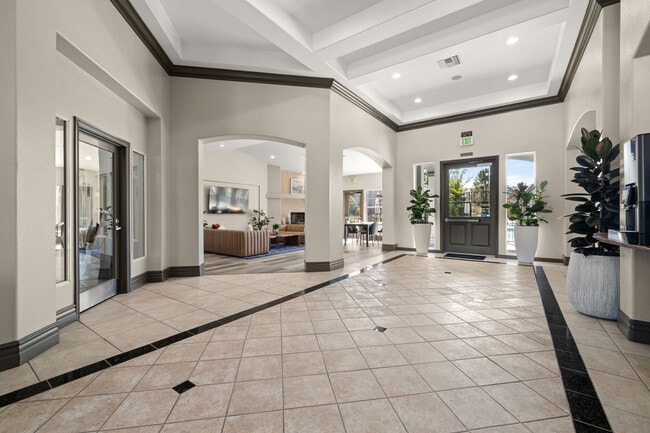 Building Photo - Canyon Vista