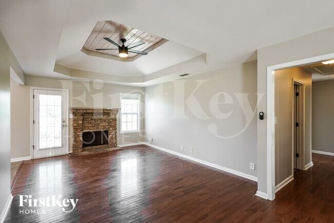 Foto del edificio - 2179 Powell Rd