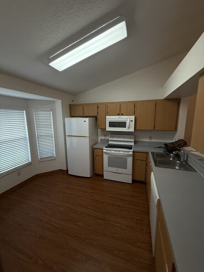 Building Photo - 3249 Villa Way Cir