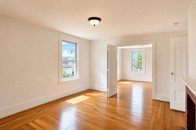 Building Photo - 23 Mt Vernon St