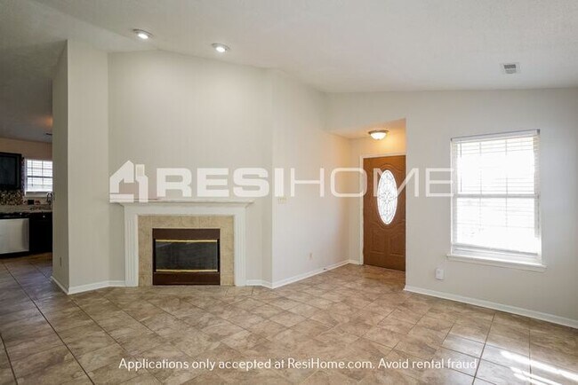 Foto del edificio - "LIMITED TIME OFFER: Get 1 month FREE RENT...