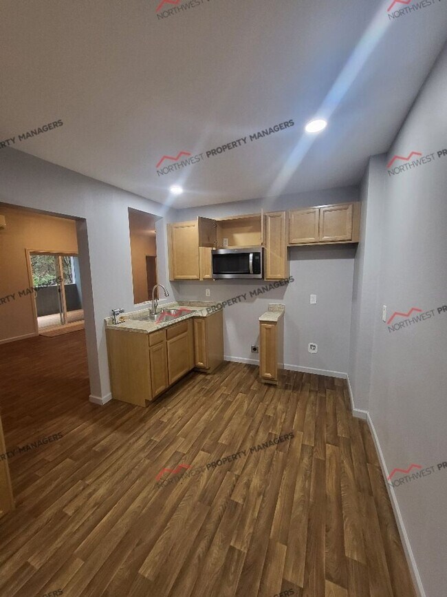 Foto del edificio - STATUS: AVAILABLE | R55 | $2495
