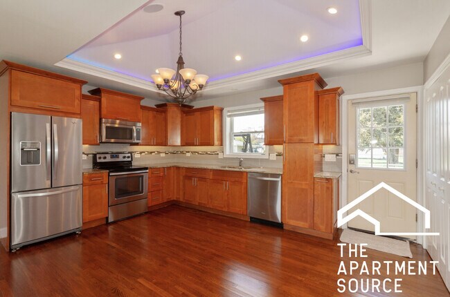 Building Photo - 8108 S 85th Ave