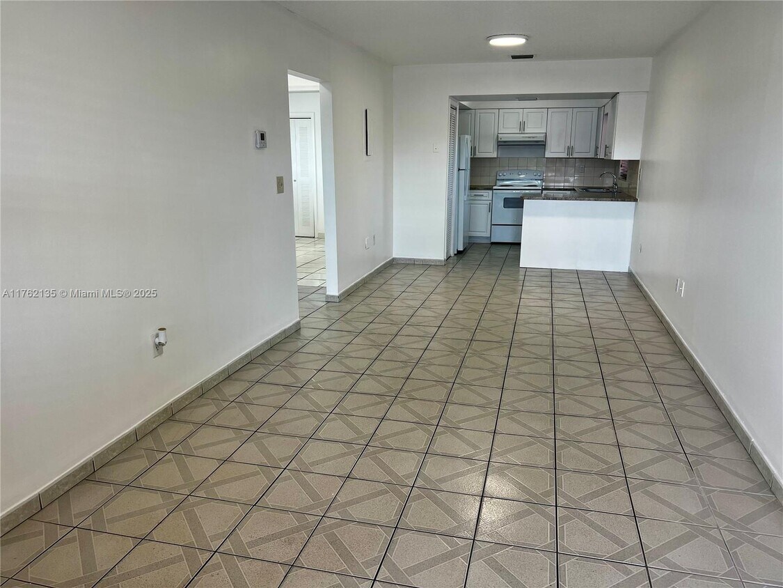 Foto principal - 2600 NW 14th St