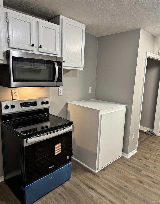 New kitchen appliances - 438 21st St SW