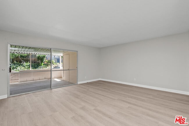 Building Photo - 26851 Oak Branch Cir