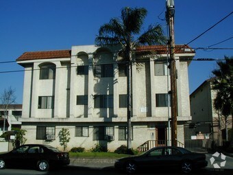 Primary Photo - 13640 Chadron Ave