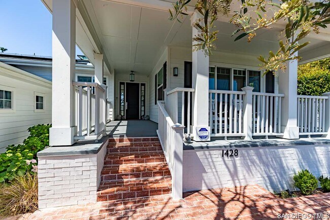 Foto del edificio - 1428 Cottontail Ln