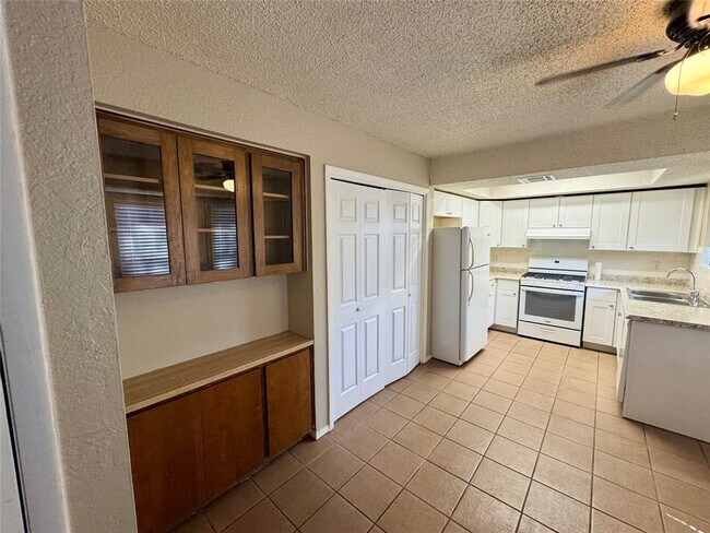 Foto del edificio - 1004 Milford Way