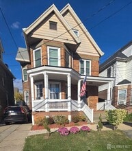 Building Photo - 272 Market St