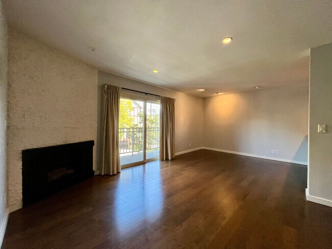Foto del edificio - Highly desirable Rob Clark building one of the most walkable neighborhoods in LA