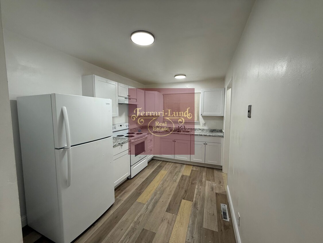 Foto del edificio - Townhome in Reno, 2 bedroom 1.5 bathroom -...