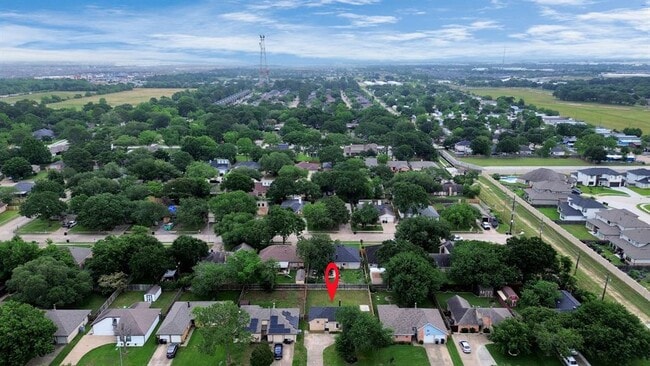 Building Photo - 2614 Village Cir Dr