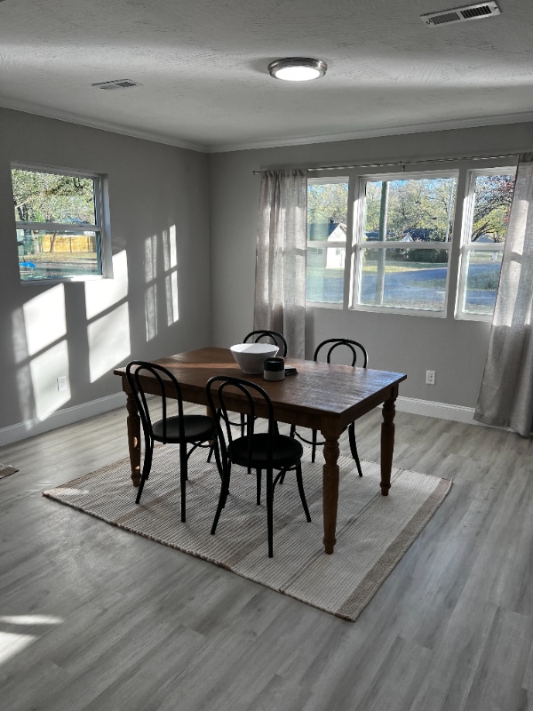 Building Photo - 1477 E Lindberg St