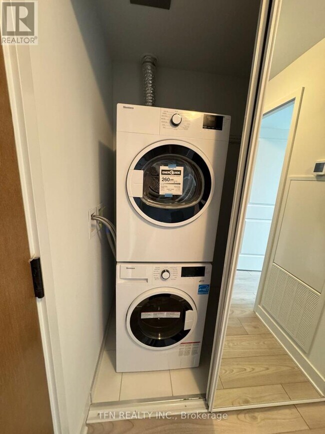 Photo du bâtiment - 2920 Hwy 7