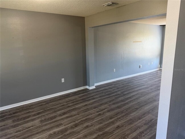 Building Photo - 7 Russkin Ln