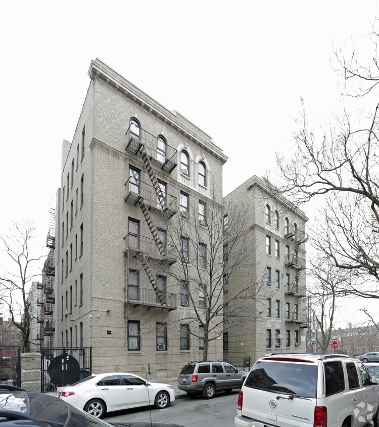 Building Photo - 3202 Kossuth Ave