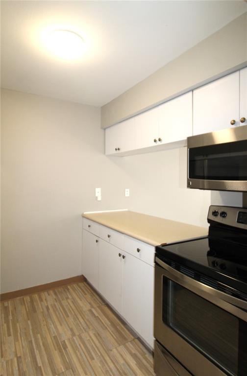 Foto del edificio - 2725 Hidden Lake Blvd