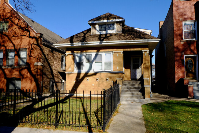 Building Photo - 4346 W Parker Ave