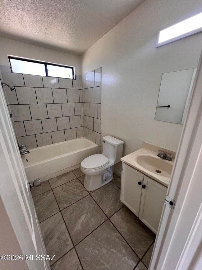 Foto del edificio - 3639 S Yukon Pl