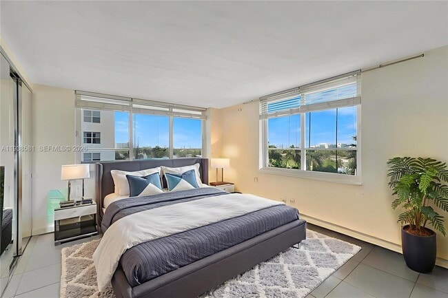 Building Photo - 5005 Collins Ave