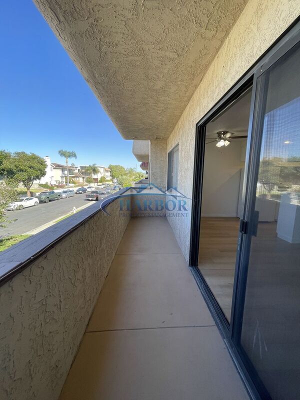 Foto del edificio - 949 W 26th St